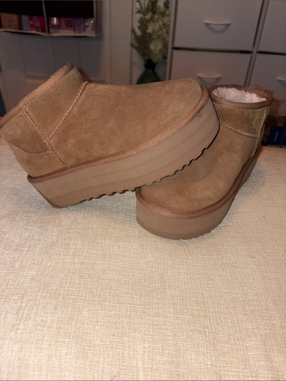 Ugg Women's chestnut platform Uggs